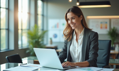 Femme d'affaires confiante dans un bureau lumineux