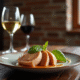 Assiette de foie gras sur table en bois avec vins blancs et rouges
